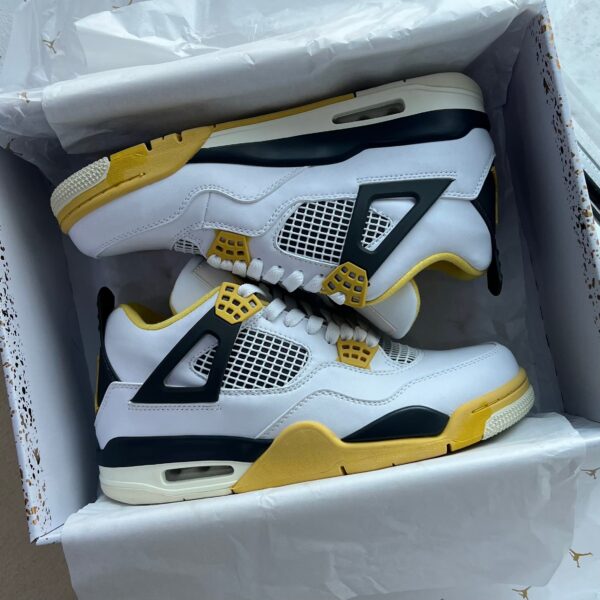 Air Jordan 4 “Vivid Sulfur”