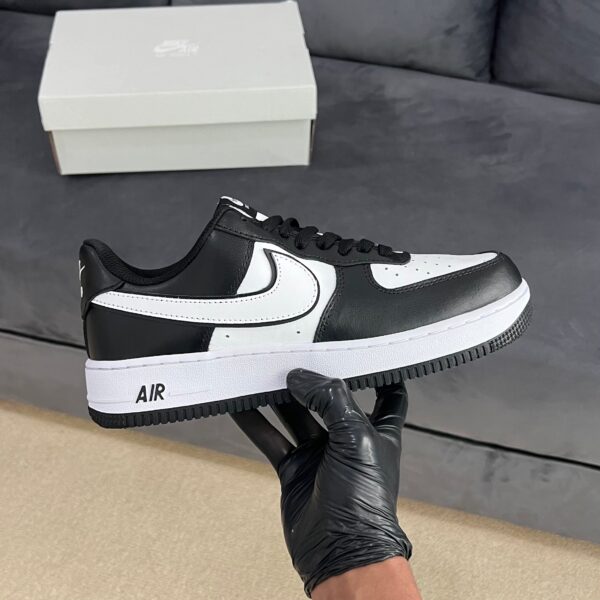 Air Force 1 “Panda”