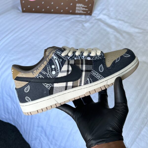 Nike x Travis Scott SB Dunk