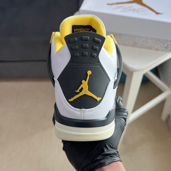 Air Jordan 4 “Vivid Sulfur”