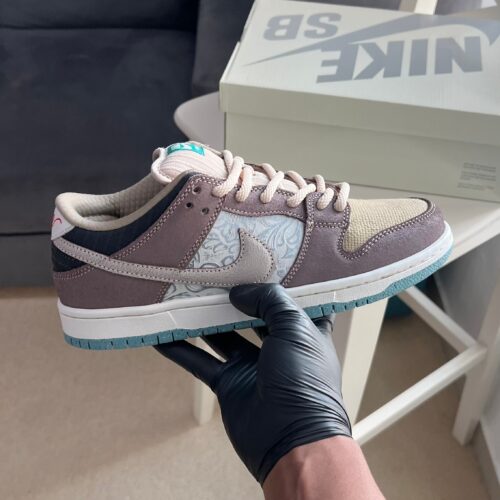 Nike SB Dunk Low "Big Money Savings"