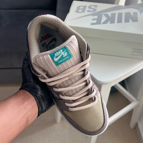Nike SB Dunk Low "Big Money Savings"