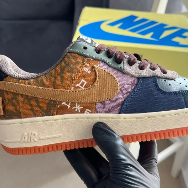 Air Force 1 Low x Travis Scott "Cactus Jack"