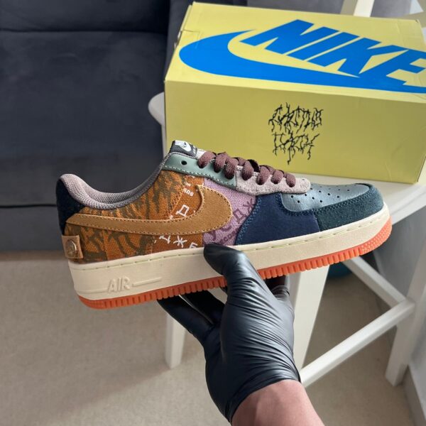 Air Force 1 Low x Travis Scott "Cactus Jack"