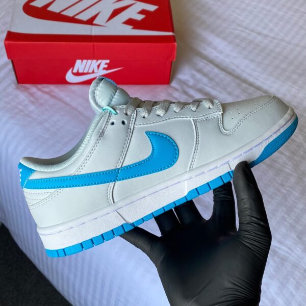 Nike Dunk “Light Bone Blue”