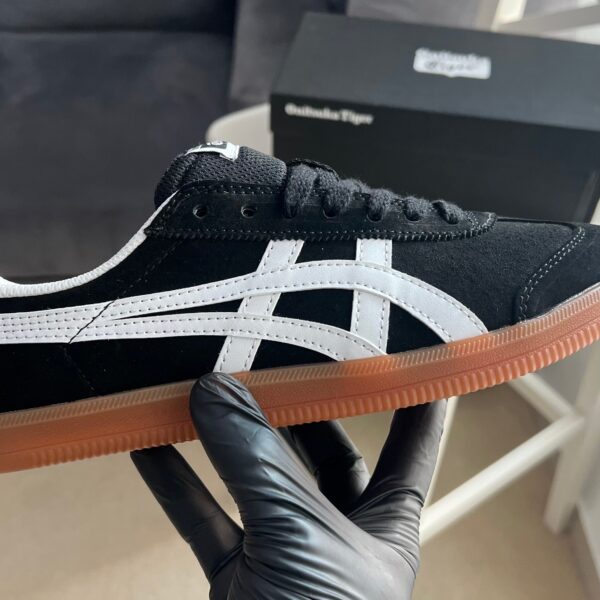 Onitsuka Tiger Tokuten “Black White”